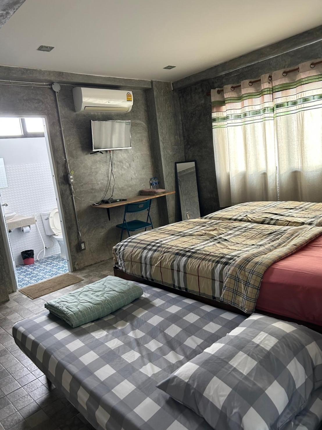 Chiangmai Hometel Csiangmaj Kültér fotó